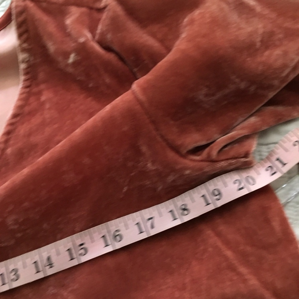 Madewell Velvet V Neck Top Ruffle Hem - Large - Picture 5 of 6